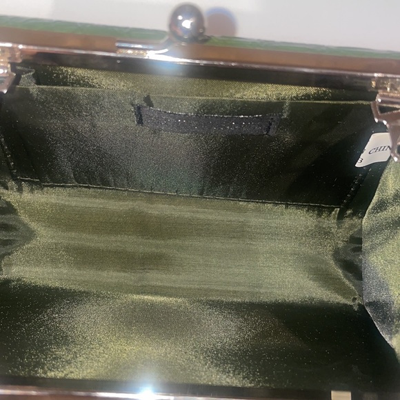 Vintage small green faux reptile clutch or shoulder bag by Bijoux Turner - Picture 2 of 2